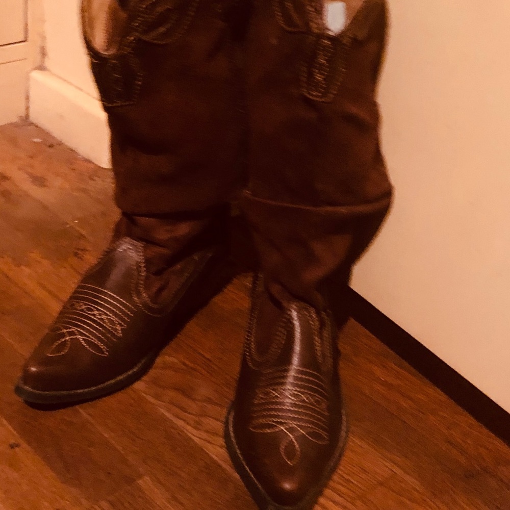 Women’s cowgirl boots